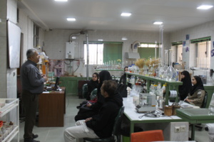 هم‌افزایی دانش و عمل؛ بازدید دانشجویان زراعت شهرکرد از دستاوردهای تحقیقات کشاورزی استان