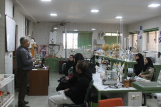 هم‌افزایی دانش و عمل؛ بازدید دانشجویان زراعت شهرکرد از دستاوردهای تحقیقات کشاورزی استان