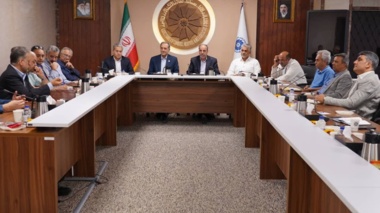حضور نمایندگان پژوهشکده گلخانه و محیط های کنترل شده در جلسه هم افزایی بخش دولتی و شرکت های خصوصی فعال در حوزه تولید بذر هیبرید
