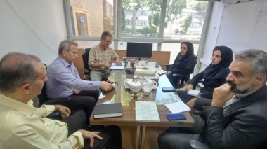 جلسه مشترک پژوهشکده گلخانه و محیط های کنترل شده و شرکت دیبا انرژی پگاه در زمینه کشت بافت