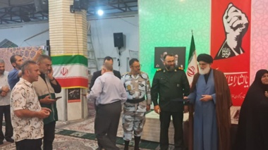 دو کارمند مراکز تحقیقاتی آبزیان در جمع کارمندان نمونه بندرانزلی قرار گرفتند
