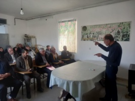 پیوند دانشگاه و مزرعه با آموزش‌های کاربردی؛ برگزاری دوره کاشت چغندر قند در شیروان شهرستان بروجرد