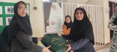 تقدیر از هنرجویان برتر هنرستان دخترانه زاگرس در رویداد «درهای باز» مرکز تات لرستان