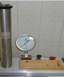 دستگاه اندازه‌گیری پتانسیل آب گیاه (بمب فشاری)