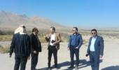 بازدید پژوهشگران مرکز ملی تحقیقات شوری و مرکز تحقیقات و آموزش کشاورزی و منابع طبیعی استان آذربایجان غربی از پوشش های حفاظتی حاشیه دریاچه ارومیه