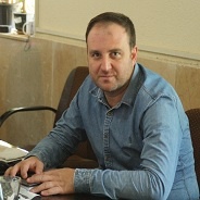 آقای دکتر امیر حقیقت