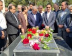 ادای احترام به مقام شامخ شهدا در پارس آباد و تجلیل دکتر غلامرضا گل‌محمدی از خانواده شهدا با حضور مسئولان استانی و شهرستانی در پارس‌آباد