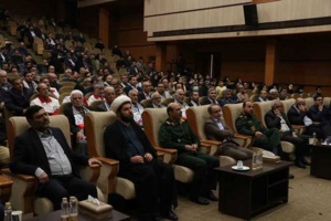 حضور رئیس مرکز آموزش عالی امام خمینی(ره) و همکاران در مراسم تجلیل از خانواده شهدا در البرز