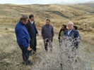 بازدید میدانی محققان معین مرکز از مشکلات کشاورزی روستای تواندشت شهرستان شازند
