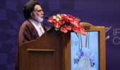 مبارزه با دشمن تنها با تلاش کشاورزان برای تامین امنیت غذایی انجام خواهد شد