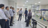 بازدید رئیس اداره استاندارد شهرستان دزفول از آزمایشگاههای مرکز تحقیقات و آموزش کشاورزی و منابع طبیعی صفیآباد