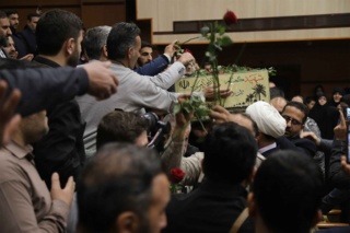 موسسه رازی میزبان آیین استانی گرامیداشت هفته بسیج/ رونمایی از تصاویر شهدای موسسه و حضور پیکر مطهر شهید گمنام