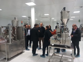 بازدید هیئت علمی و محققان مرکز تات لرستان از شرکت داروسازی خرمان خرم‌آباد