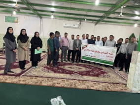 کارگاه آموزشی و ترویجی مبارزه با آفات و تغذیه توت فرنگی