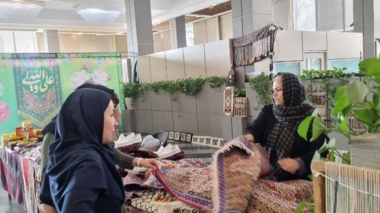 نمایشگاه صنایع‌دستی تولیدی زنان روستایی در بانک کشاورزی برگزار شد