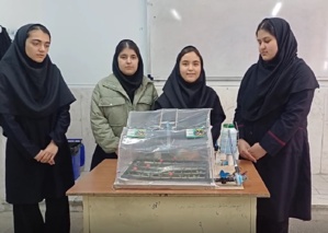 ساخت ماکت گلخانه هیدروپونیک توسط دانش‌آموزان هنرستان دخترانه سادات شریعت‌پناهی سمنان