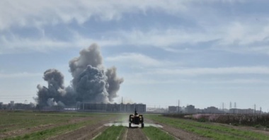 تلاش بی وقفه محققان در ایام تعطیل جهت آبیاری مزارع گندم و جو ایستگاه مرکزی