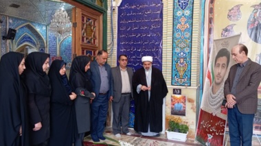 تجدید میثاق کارکنان مرکز تحقیقات و آموزش کشاورزی و منابع طبیعی استان سمنان با آرمان‌های شهدا همزمان با هفته آموزش