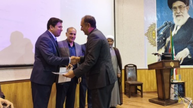 برگزاری مراسم تجلیل از بازنشستگان، پژوهشگران برتر و همکاران برگزیده در مرکز تحقیقات کرمانشاه
