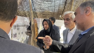 بازدید رئیس مؤسسه تحقیقات جنگل‌ها و مراتع کشور از غرفه تخصصی مرکز تحقیقات و آموزش کشاورزی و منابع طبیعی استان سمنان