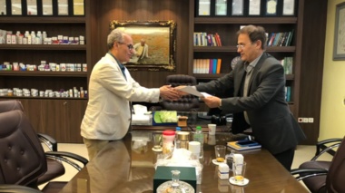 قرارداد همکاری مشترک تحقیقاتی میان پژوهشکده آبزی‌پروری آب‌های داخلی کشور و شرکت باریج اسانس امضا شد