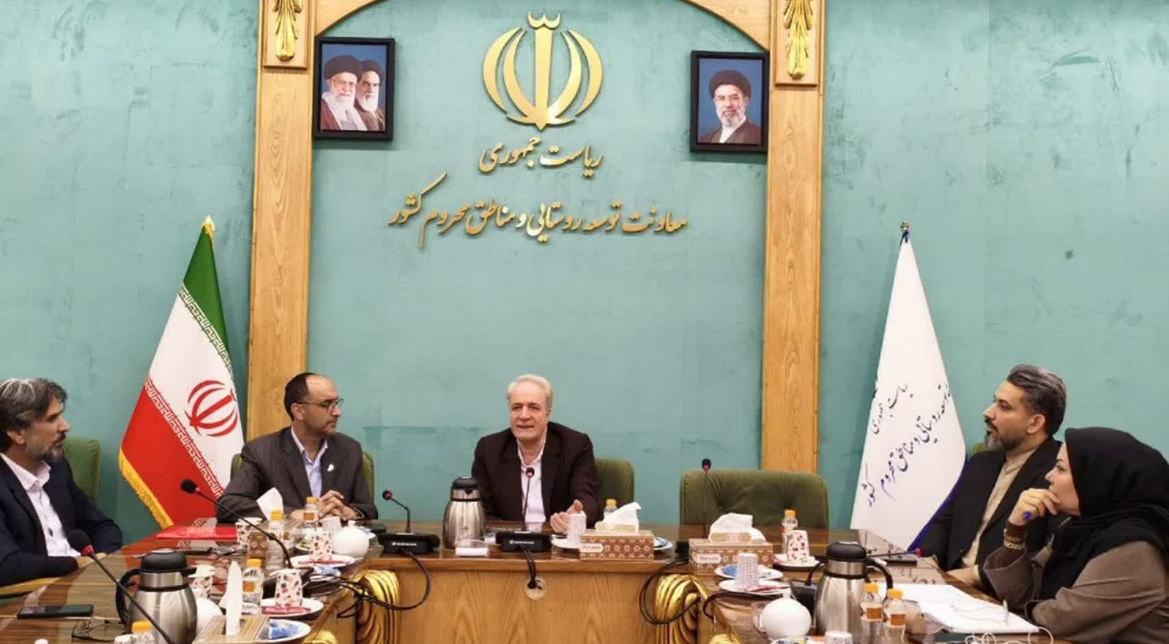 احیای نوغانداری کشور با تکیه بر دانش نوین و توانمندسازی زنان روستایی دنبال می‌شود