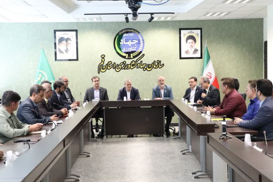 دیدار معاون وزیر جهاد کشاورزی با همکاران مرکز تحقیقات و آموزش کشاورزی و منابع طبیعی قم