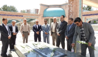 ادای احترام رئیس سازمان تات به مقام شامخ شهدای بجنورد