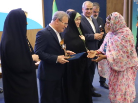 تجلیل از زنان برگزیده با حضور سخنگوی کمیسیون کشاورزی ، رئیس فراکسیون زنان مجلس شورای اسلامی و معاون وزیر جهاد کشاورزی