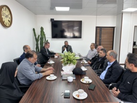 نشست برنامه‌ریزی دوره‌های آموزشی مرکز آموزش عالی امام خمینی(ره) با محوریت شعار سال