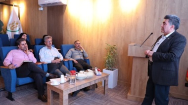 معاون دفتر آب، کشاورزی و محیط‌زیست سازمان برنامه و بودجه از مرکز پایش تولیدات کشاورزی سازمان تات بازدید کرد