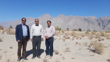 بازدید میدانی مجری طرح ملی بررسی اثر رسوب‌گذاری بر نفوذپذیری خاک از ایستگاه آبخوانداری میانکوه یزد