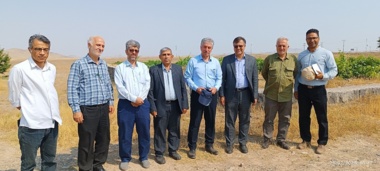 رئیس محترم پژوهشکده و هیات همراه و رئیس محترم مرکز از ایستگاه تحقیقات و آبخوانداری قره چریان بازدید کردند.